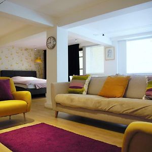 Studio met een King Size Bed